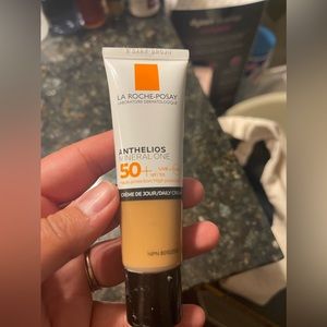 La Roche-Posey Anthelios mineral one spf 50+ T05- Dark brown